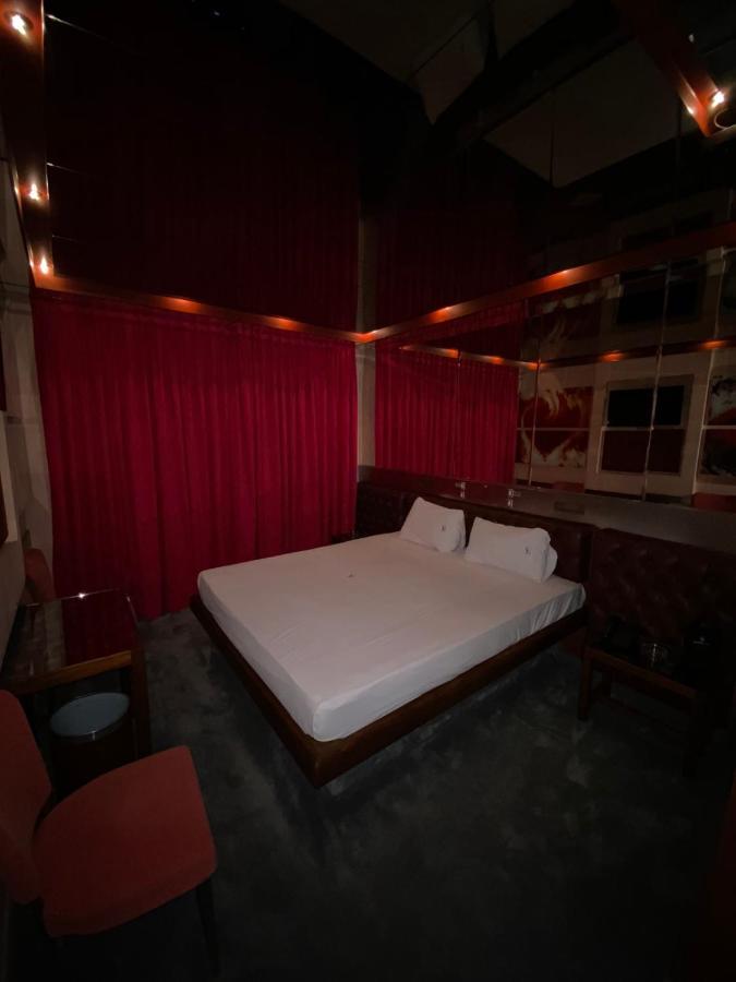 The Crystal Blue Xaidari Hotel Skaramangás Екстериор снимка